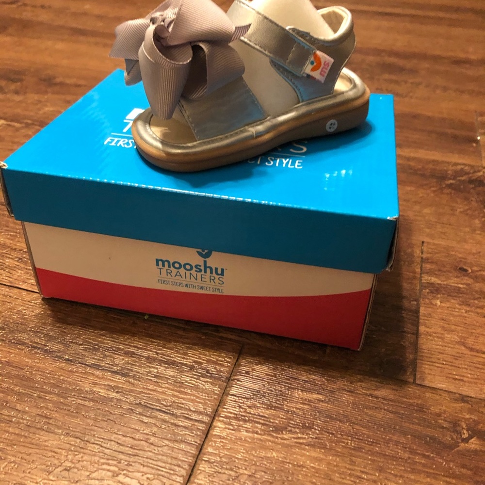 Shoe